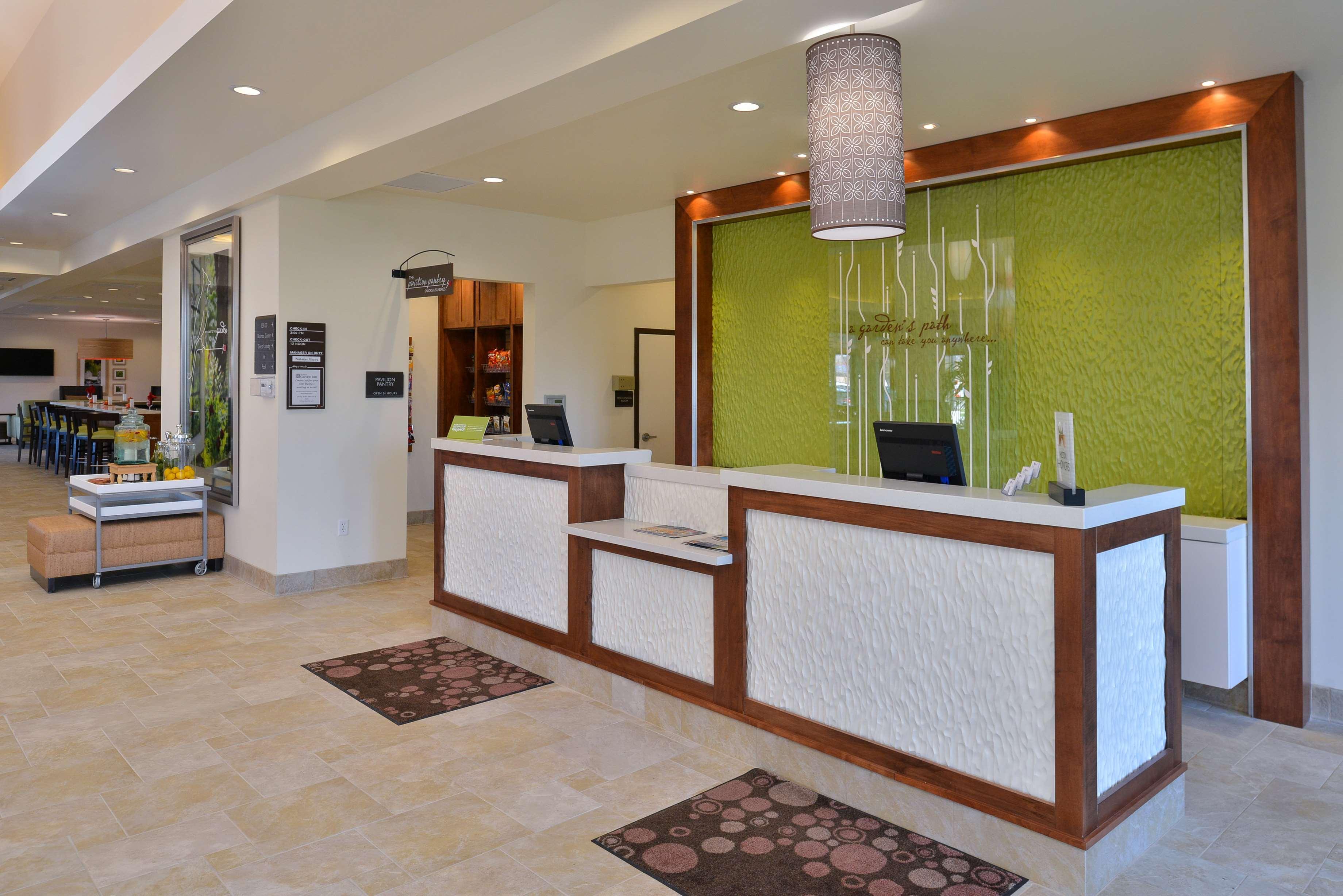 Hilton Garden Inn Уест Честър Екстериор снимка