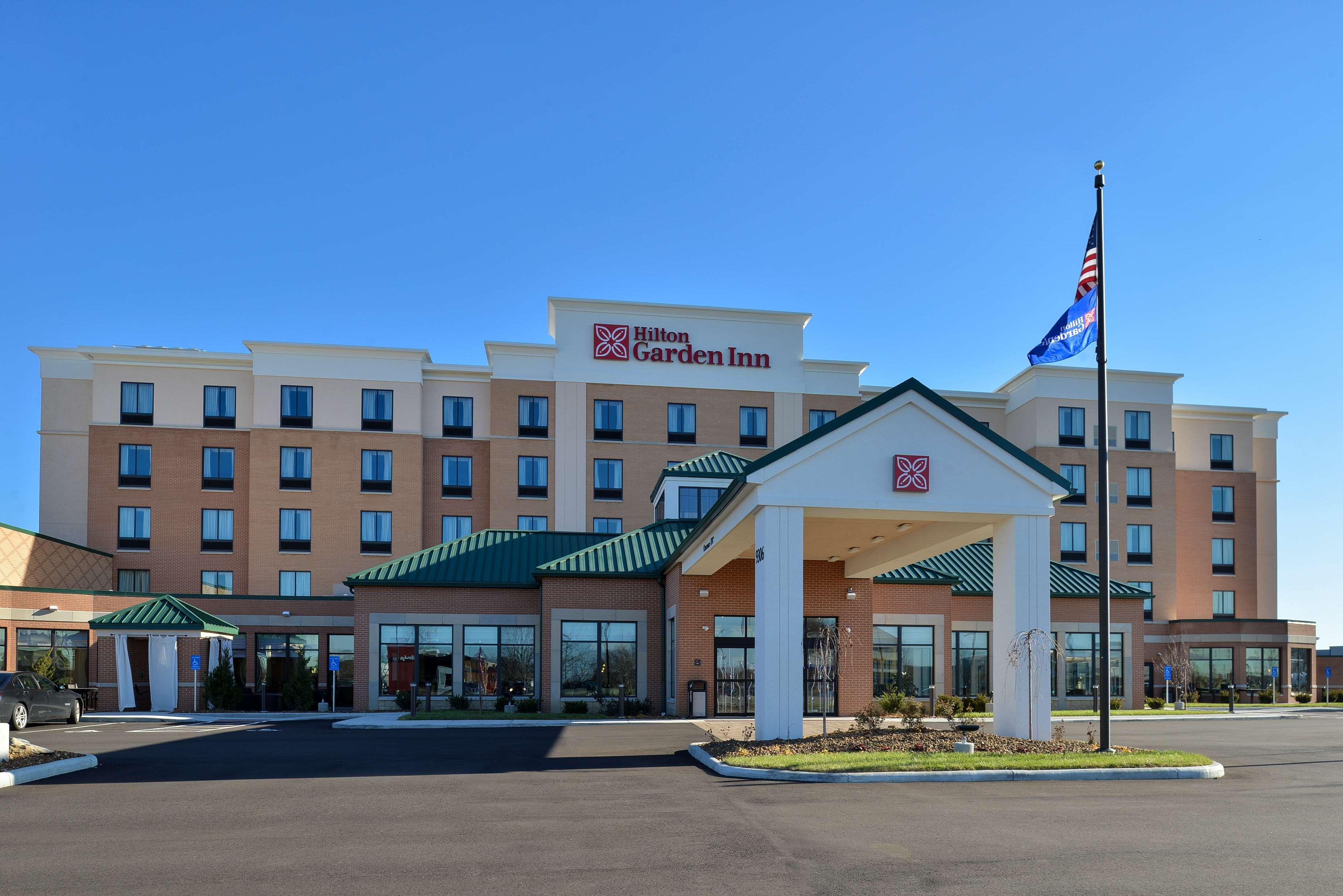 Hilton Garden Inn Уест Честър Екстериор снимка