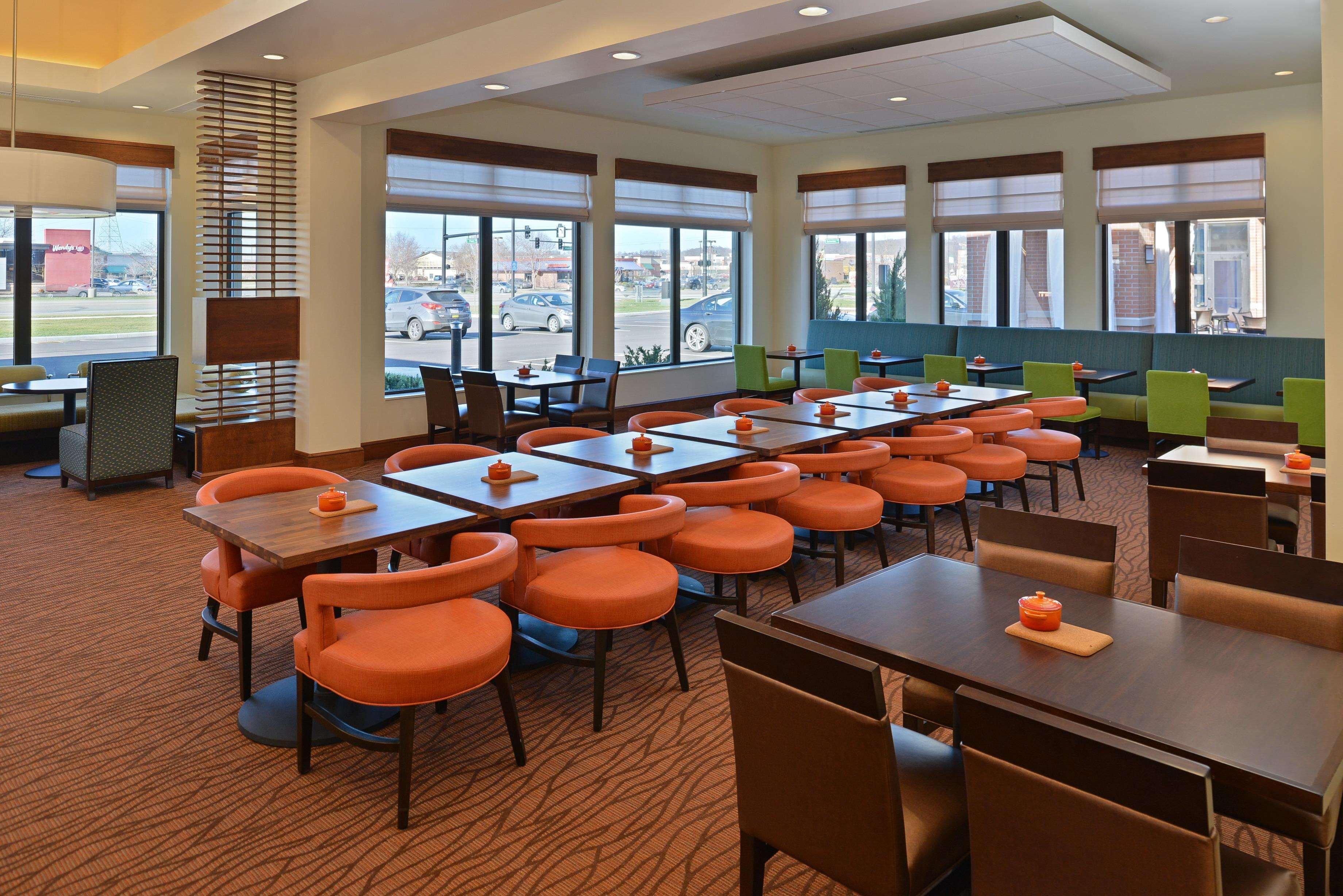 Hilton Garden Inn Уест Честър Екстериор снимка