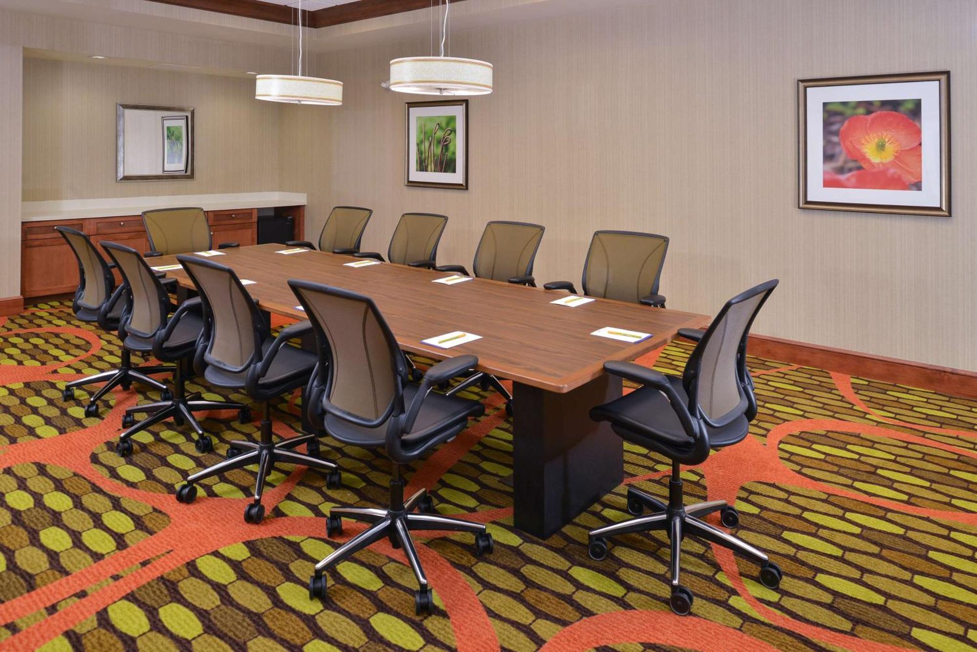 Hilton Garden Inn Уест Честър Екстериор снимка