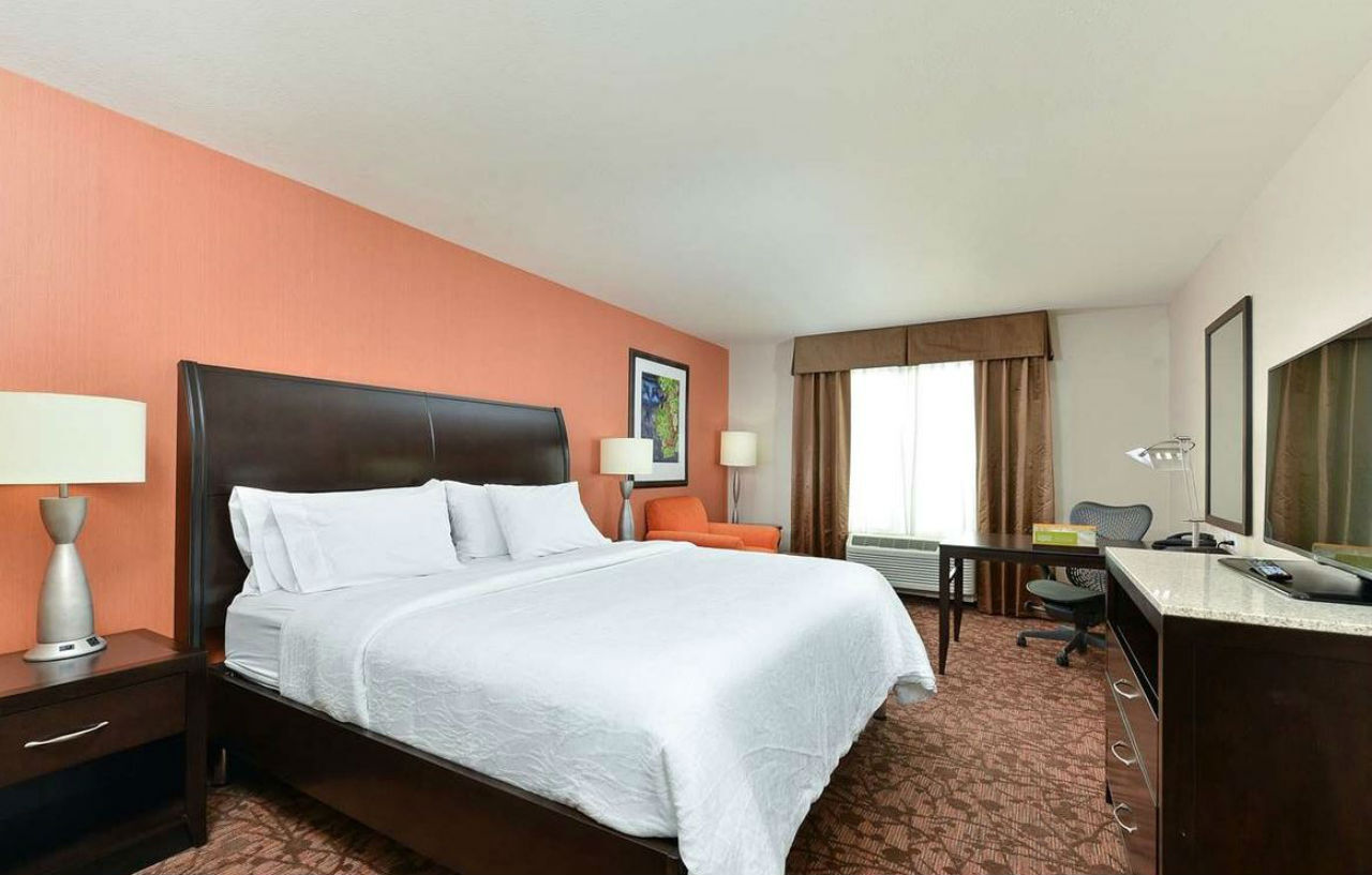 Hilton Garden Inn Уест Честър Екстериор снимка